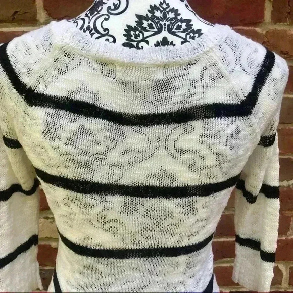 🦋PINK ROSE Crew Neck 3/4 Sleeve Striped Sweater - Picture 7 of 8